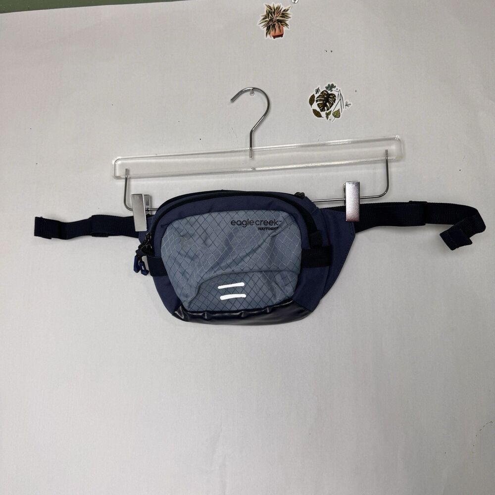 Eagle Creek Wayfinder Day Hip Fanny Pack Black Crossbody Sling Diamond Topo